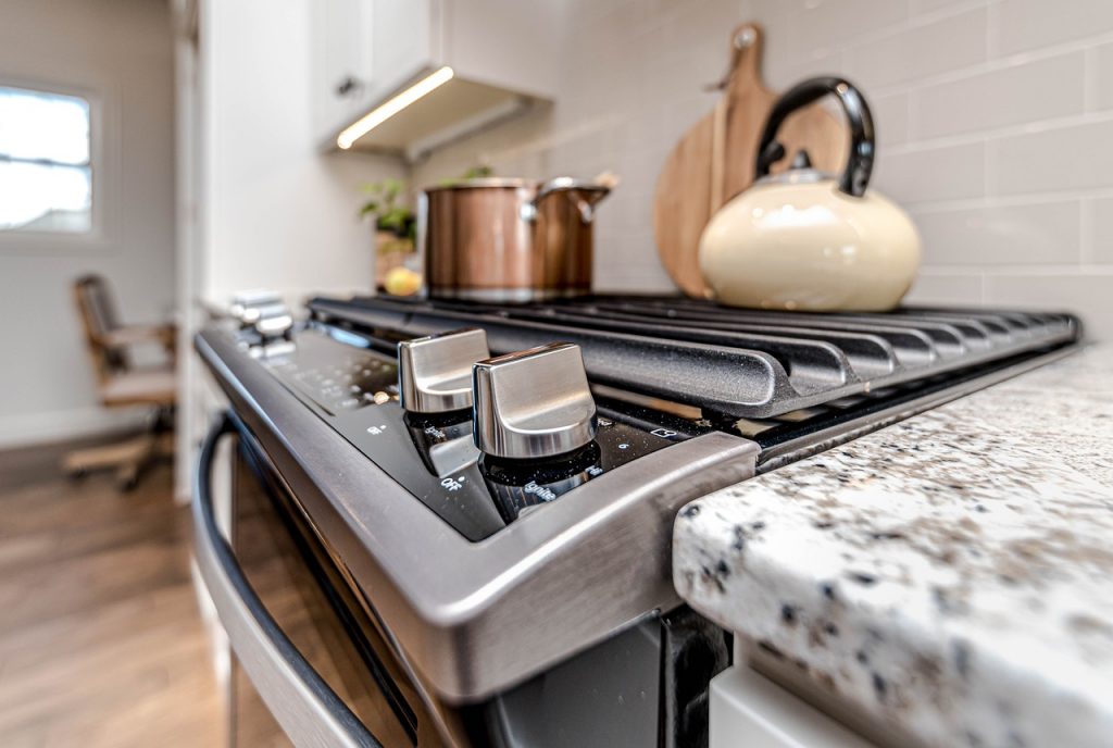 Kitchen Oven Pot Cooking Stove - mgattorna / Pixabay